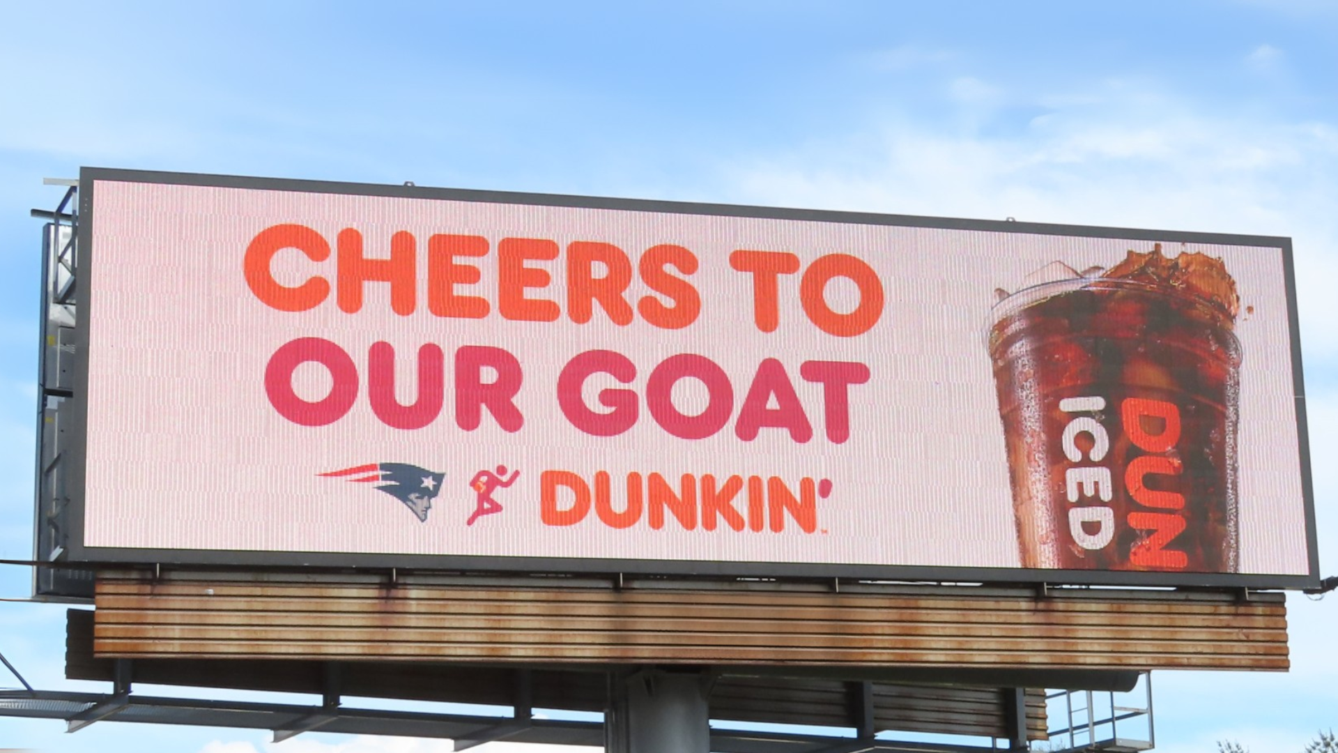 DOOH: Unbeatable Vs. Super Bowl Ads 