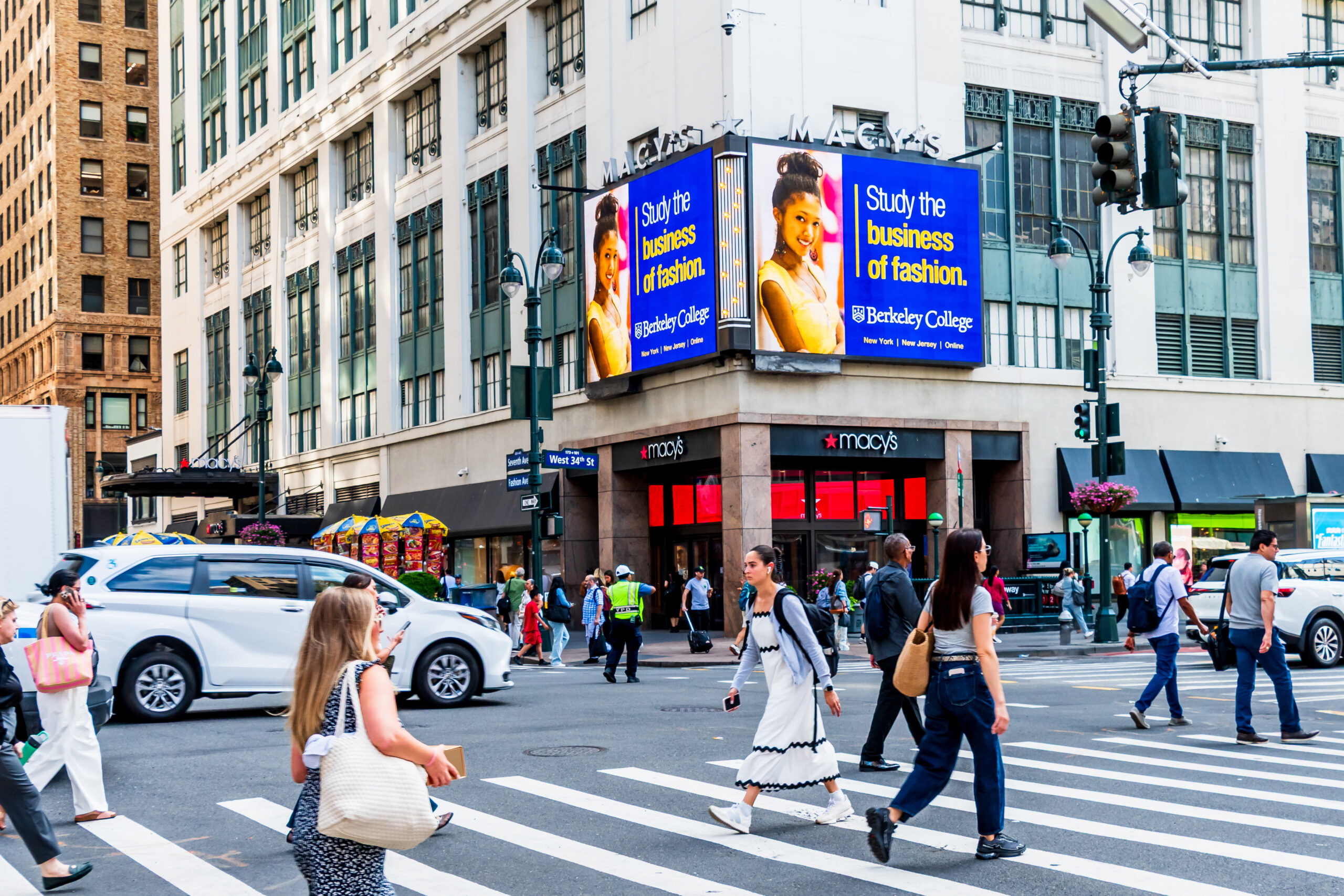 Colleges and Universities Turn to OOH to Win the Enrollment Battle 