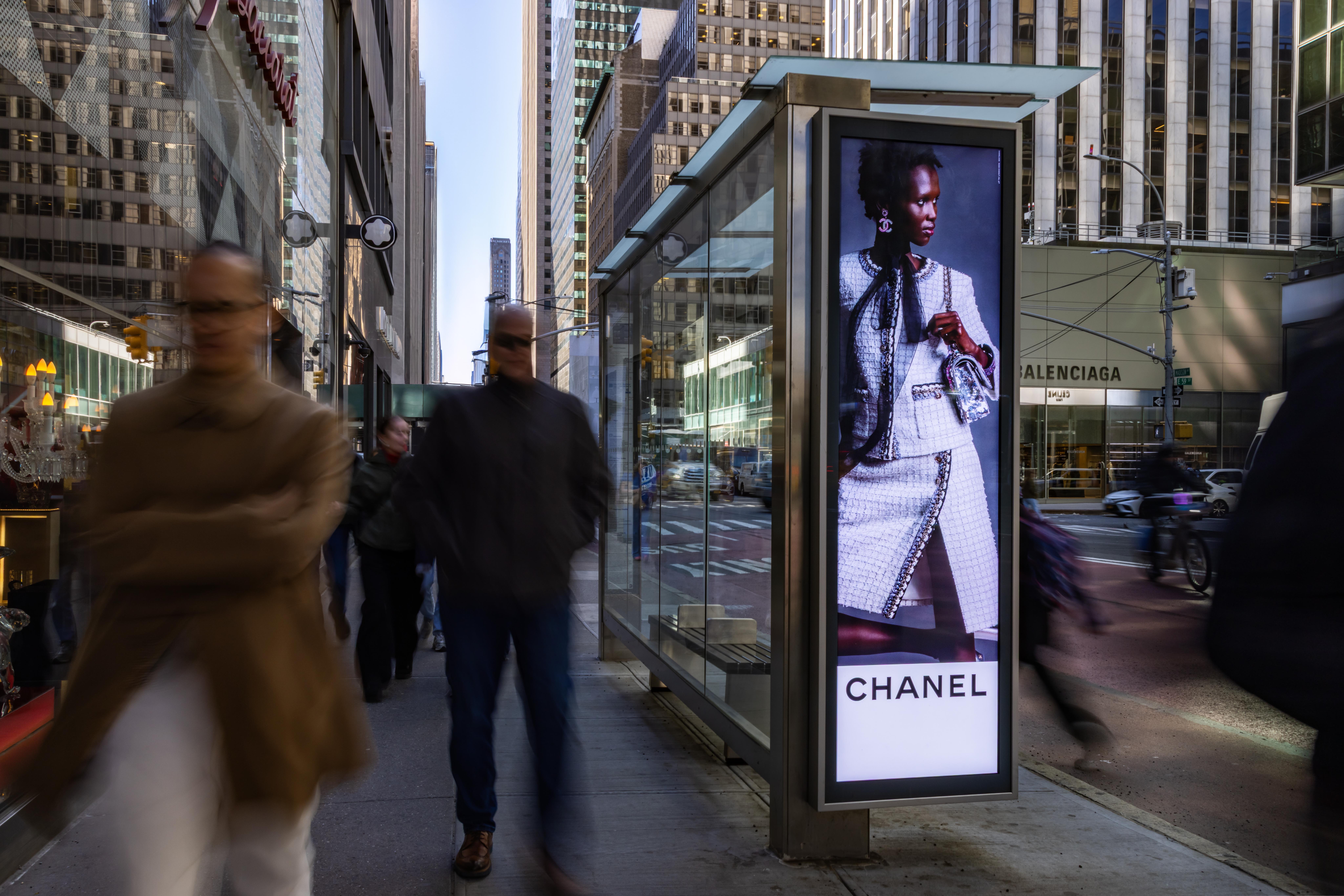 Sales Tip: OOH Increasing Ad Spend Share with Luxury Brands